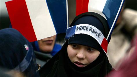 are headscarves banned in france